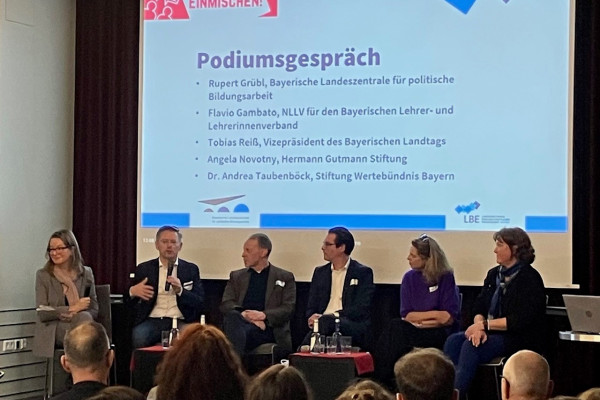 Podiumsgespräch u.a. Engagement macht stark