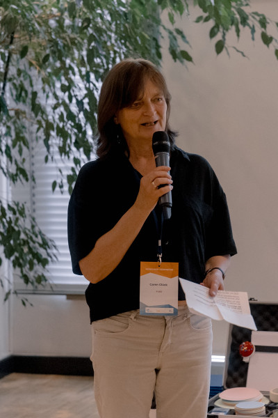 Caren Bühne 4hoch